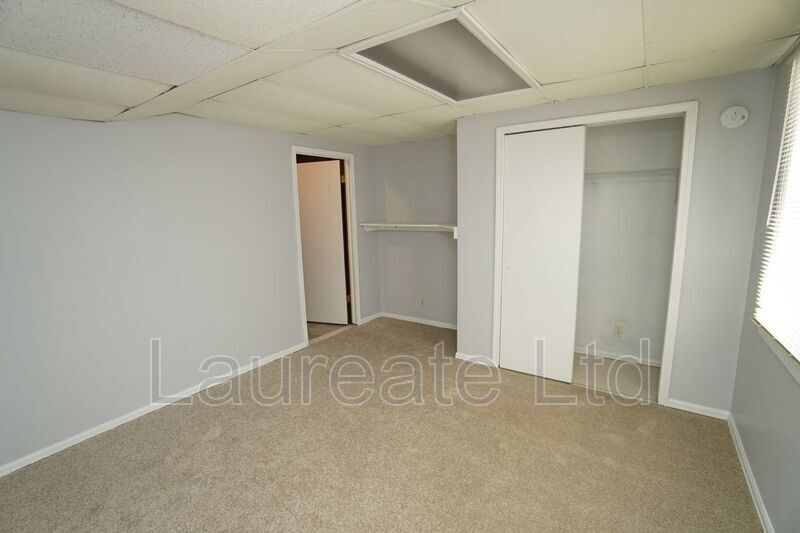 Building Photo - 18971 E Chaffee Pl