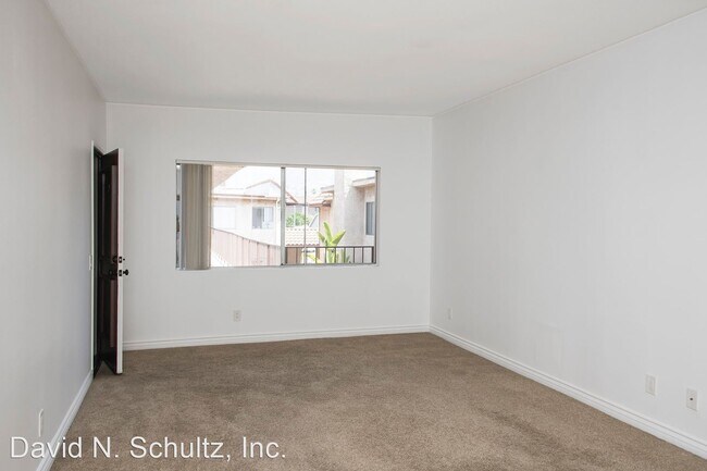 Building Photo - 520 W Wilson Ave