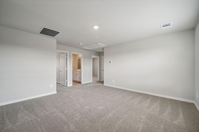 Building Photo - 706 Hemingway Ln