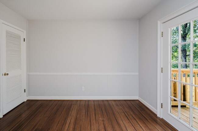 Building Photo - 2645 Southbury Cir