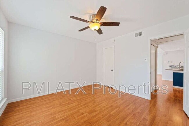 Building Photo - 2124 Burton Dr