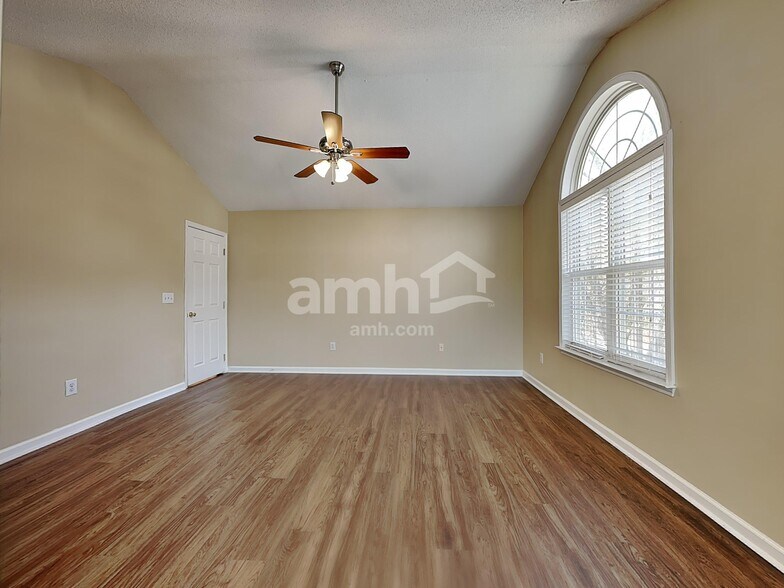 Building Photo - 409 Ascott Way