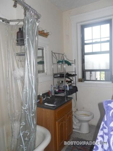 Building Photo - 109 St Stephen St