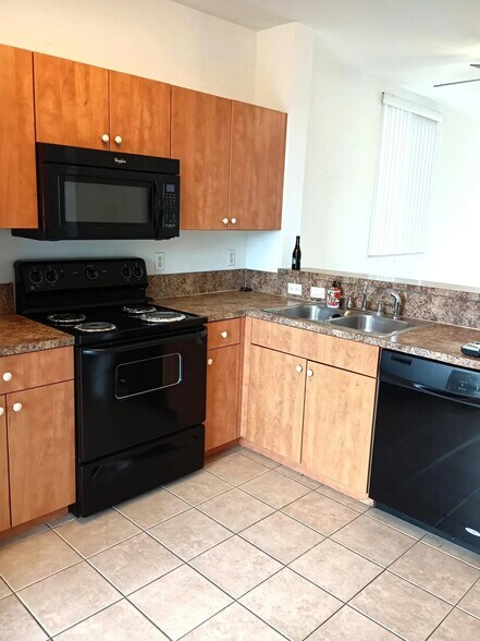 Building Photo - 3710 Oleander Ter