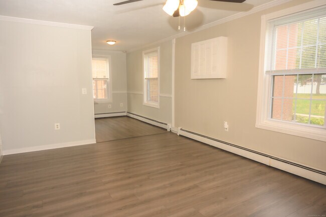 Building Photo - 230 Texas Ave