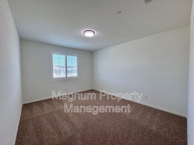 Building Photo - 25181 Desert Sage Dr