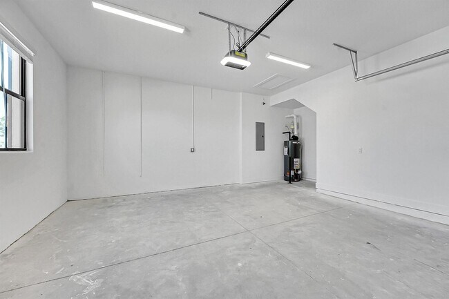 Building Photo - 13908 Vivant Dr