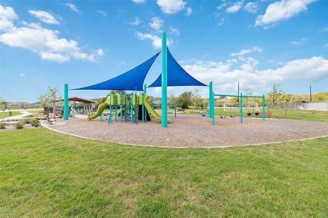 Building Photo - 21430 Poppy Pk Ave