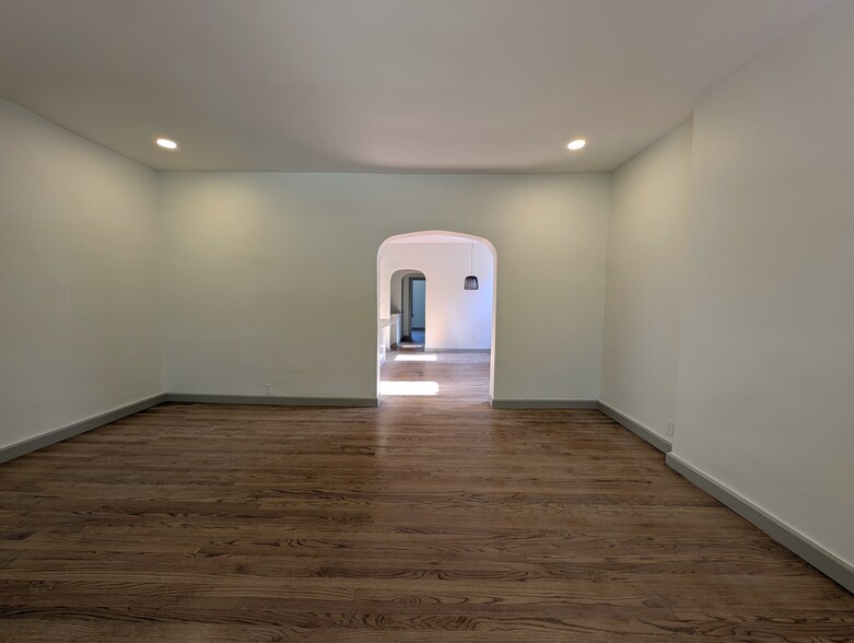 Building Photo - 4111 McRee Ave