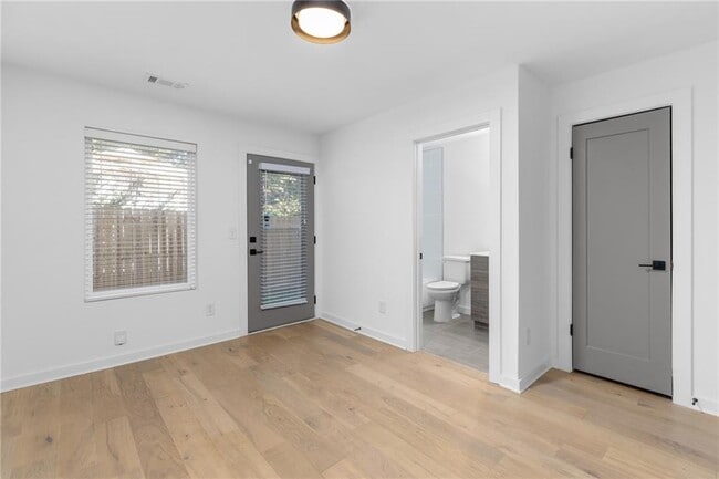 Building Photo - 1438 Walker Pl SE