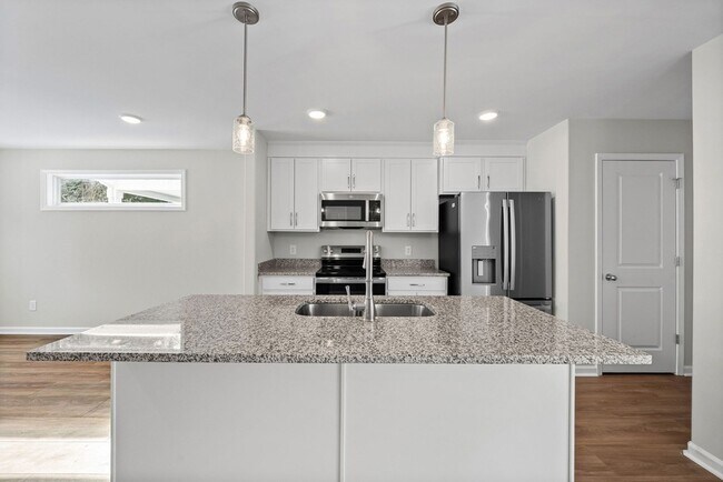 Building Photo - 839 Cumberland Dr