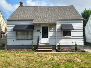 Building Photo - 19309 Fairway Ave