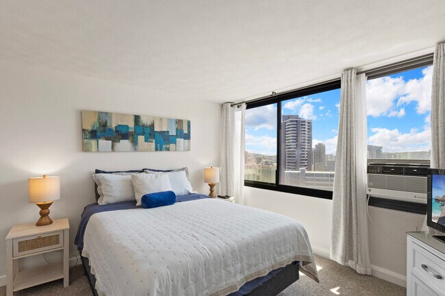 Building Photo - 343 Hobron Ln