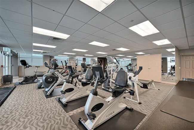 Building Photo - 1819 SE 17th St