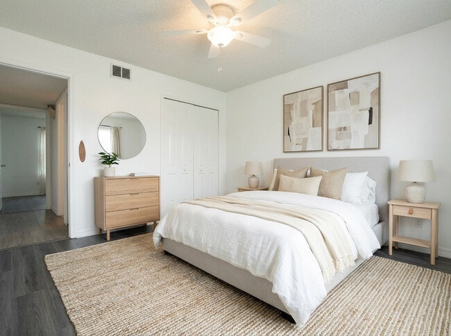 Building Photo - 756 Aquatic Dr