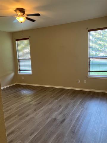 Building Photo - 509 Creekview Dr