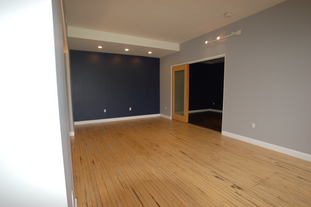 Building Photo - 2-Bedroom Unit Available in Downtown Columbus