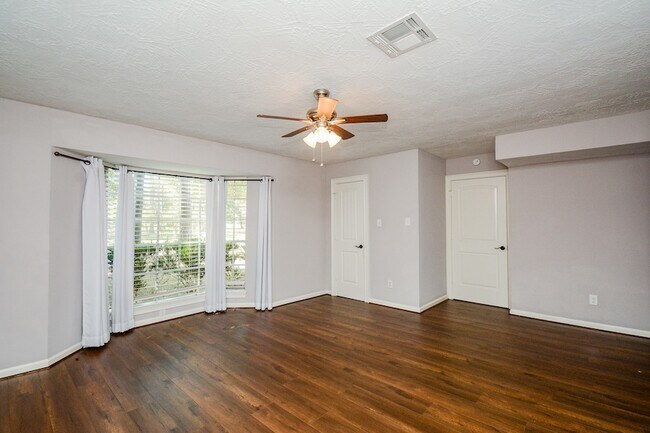 Building Photo - 11610 Cypresswood Dr