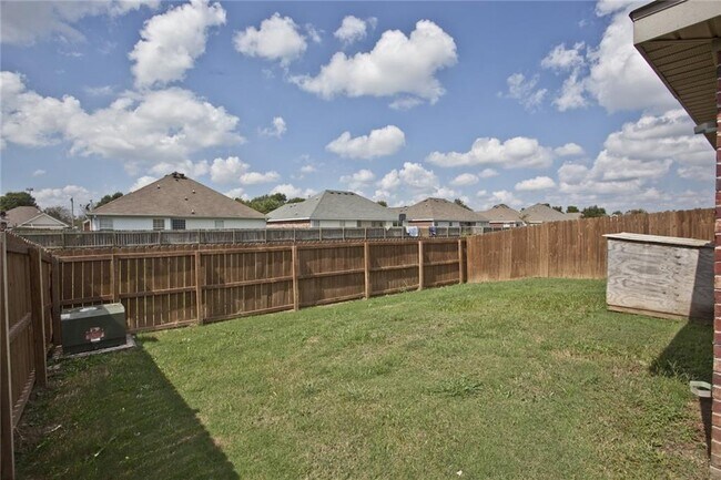 Building Photo - 3014 S B St