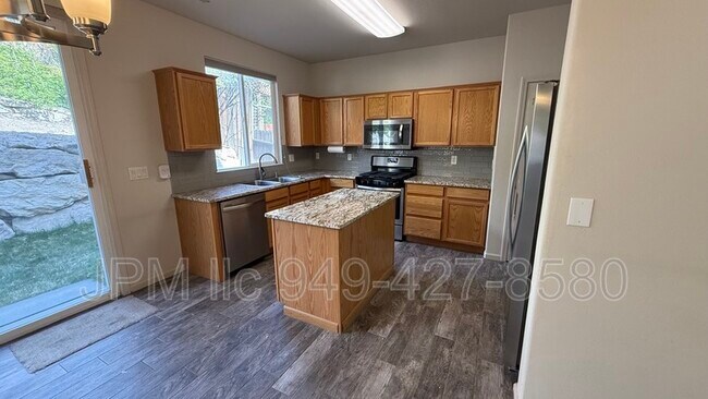 Building Photo - 6389 Bentley Ct