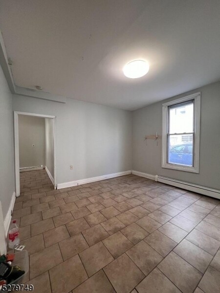 Building Photo - 527 38th St