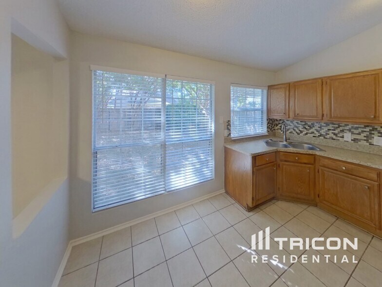Building Photo - 2601 Country Creek Ln