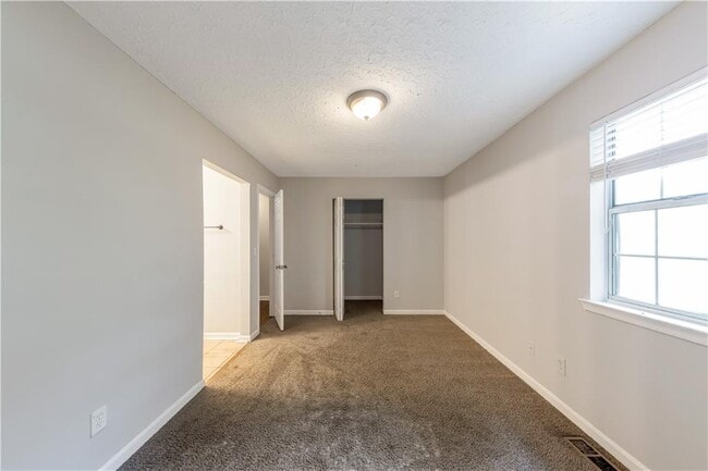 Building Photo - 776 Crestside Ct