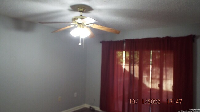 Building Photo - 8032 Laurel Bend