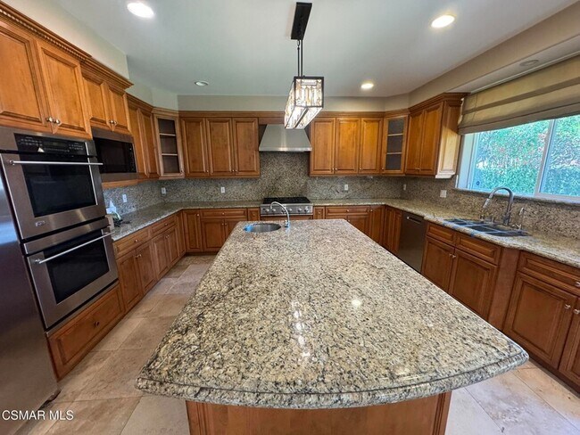 Building Photo - 4960 Chimineas Ave