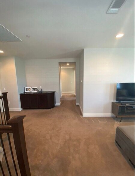 Building Photo - 2877 Rio Seco Dr