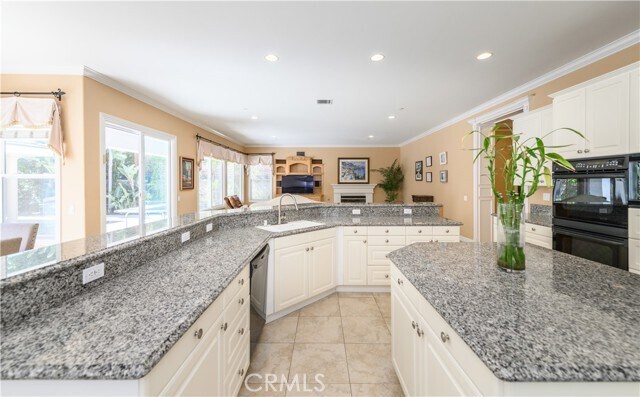 Building Photo - 21 Bent Oak