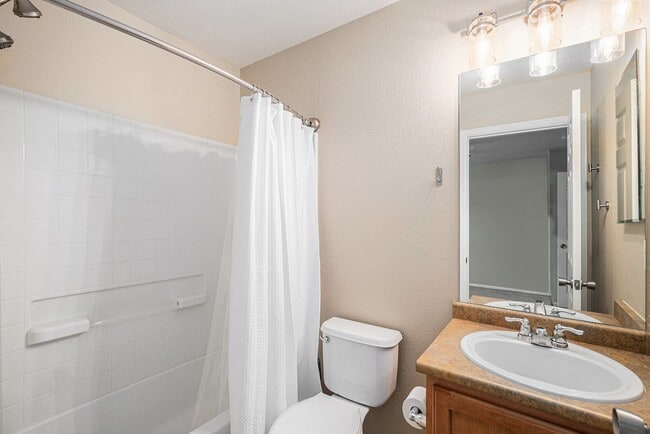 Building Photo - 4 Bedroom 2.5 Baths in the Meadows Castle ...