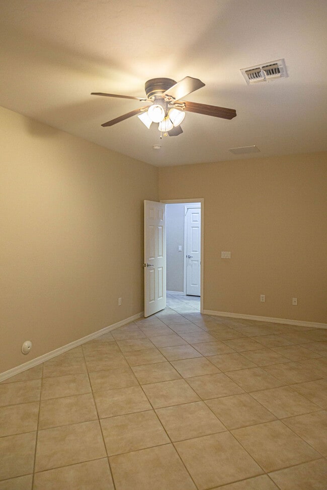 Building Photo - 1252 W Vinovo Pass