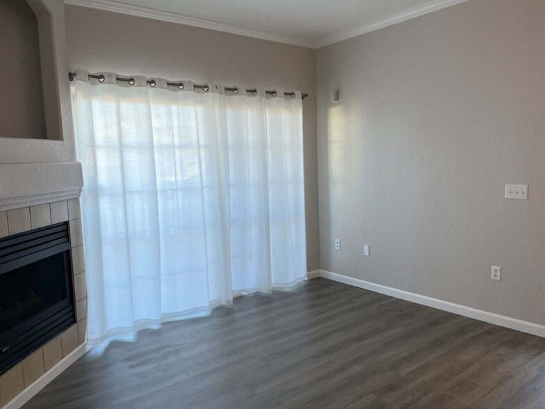 Building Photo - 10075 E Carolina Pl