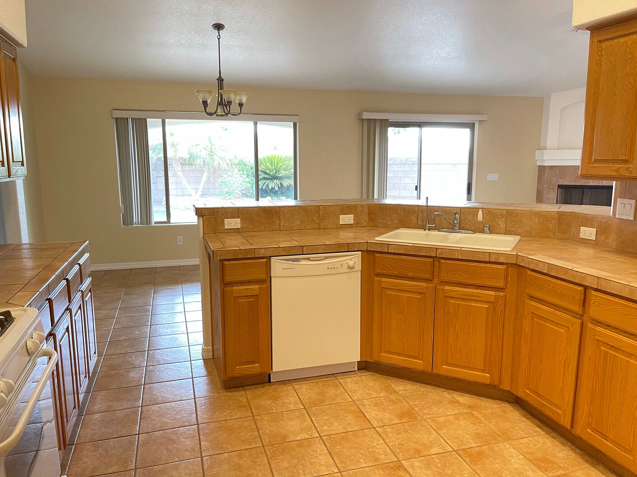 Building Photo - 2162 Joann Ave