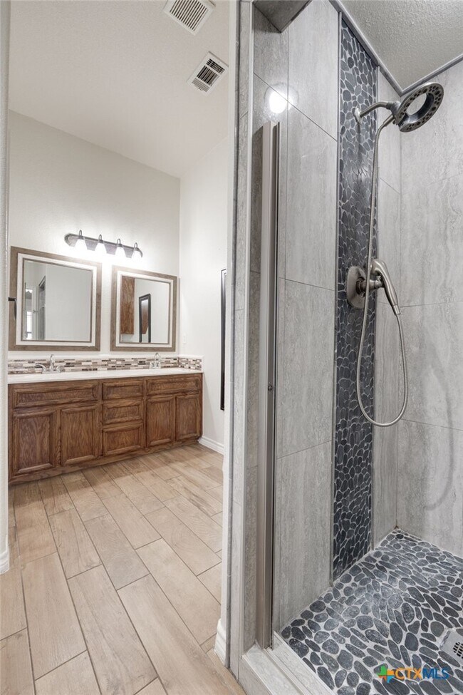 Building Photo - 4501 Chelsea Dr