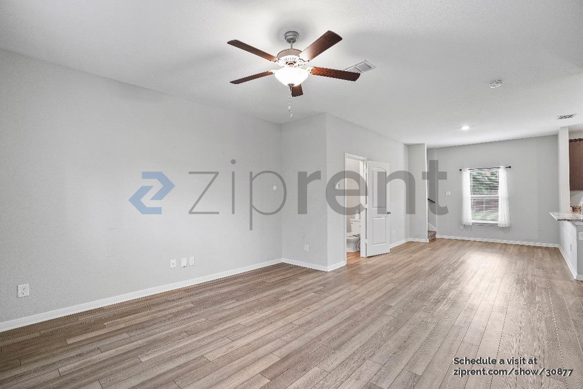 Building Photo - Unit