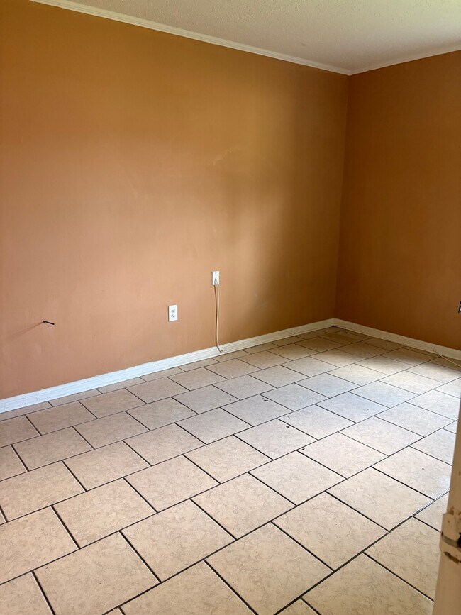Building Photo - 1510 La Annie Dr