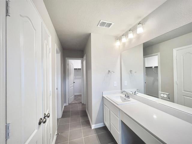 Building Photo - 3717 Malibu Dr