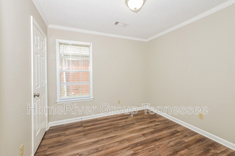 Building Photo - 2216 Lake Springs Ln