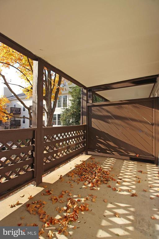 Building Photo - 10182 Oakton Terrace Rd