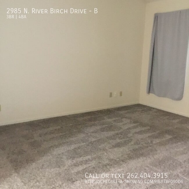 Building Photo - Huge condo with 2 car garage!