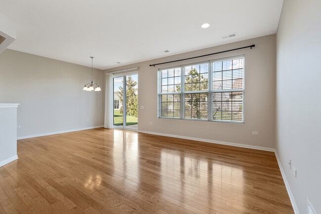 Building Photo - 13260 Red Alder Ave