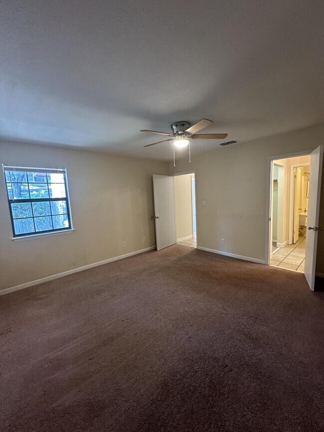 Building Photo - 334 Woodham Ct