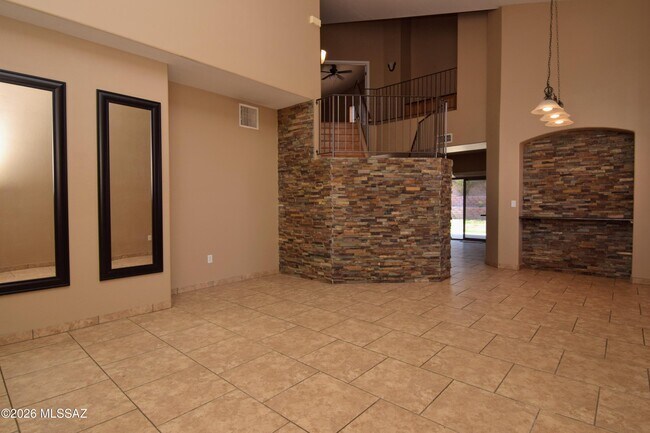 Building Photo - 10226 E Desert Eden Pl