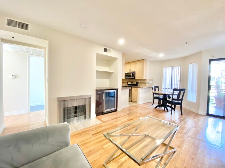 Burton Way Apartments 8569 Burton Way Los Angeles CA 90048