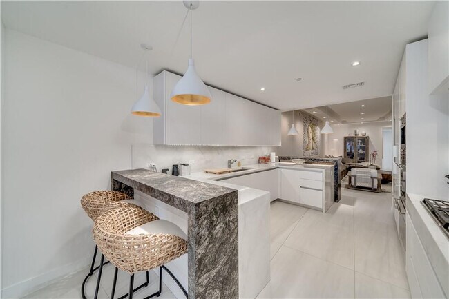 Building Photo - 2200 N Ocean Blvd