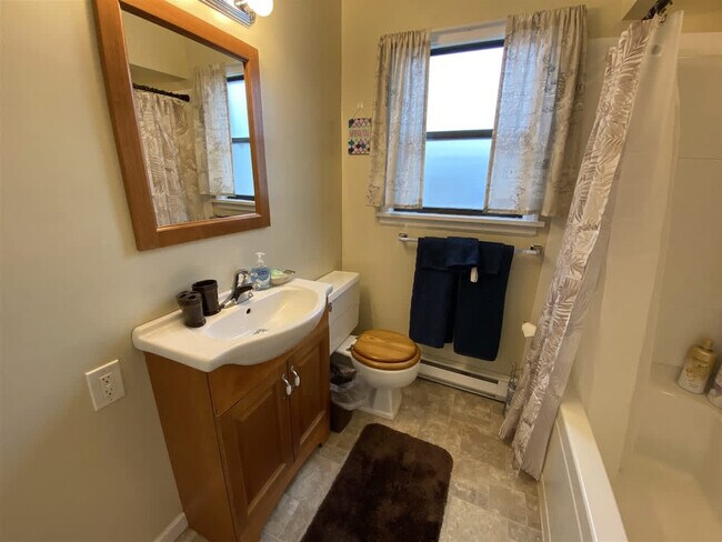 Building Photo - 2404 S Eunice St