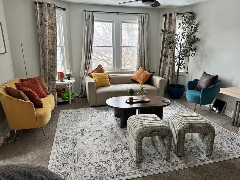 Building Photo - 800 37th Ave NE