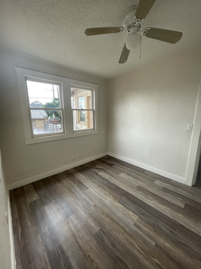 Building Photo - 1522 Yandell Dr